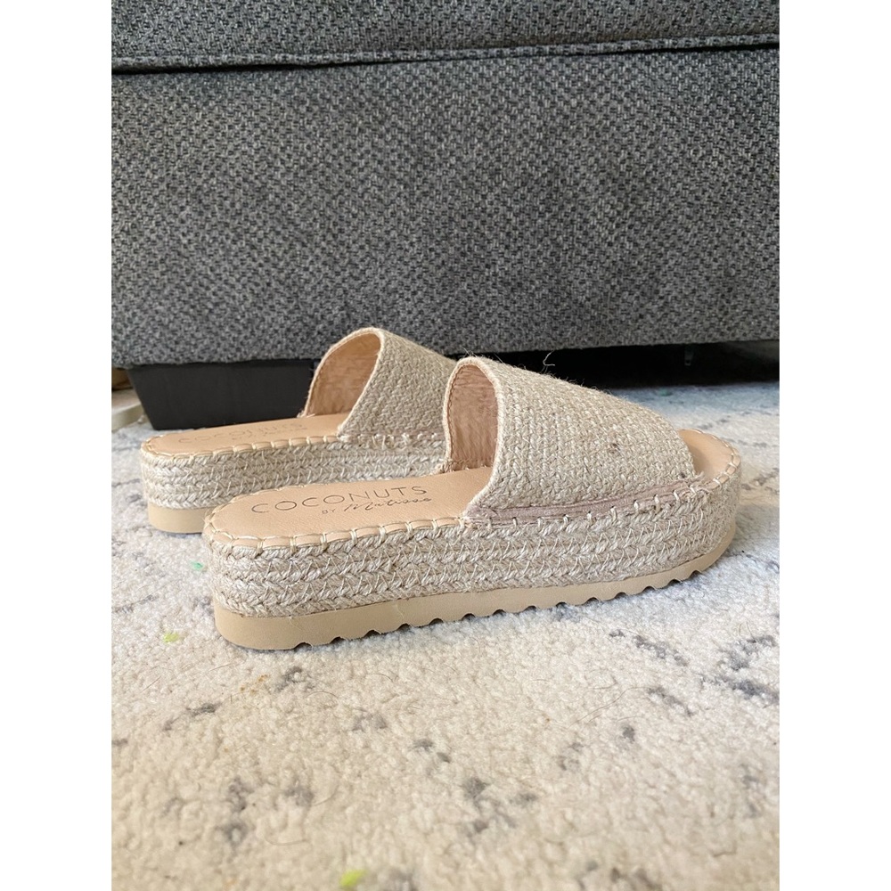 Matisse Coconuts by Matisse De Slides